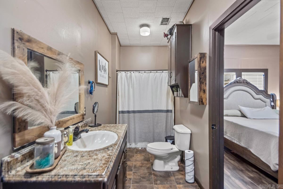 211 Liles Rd