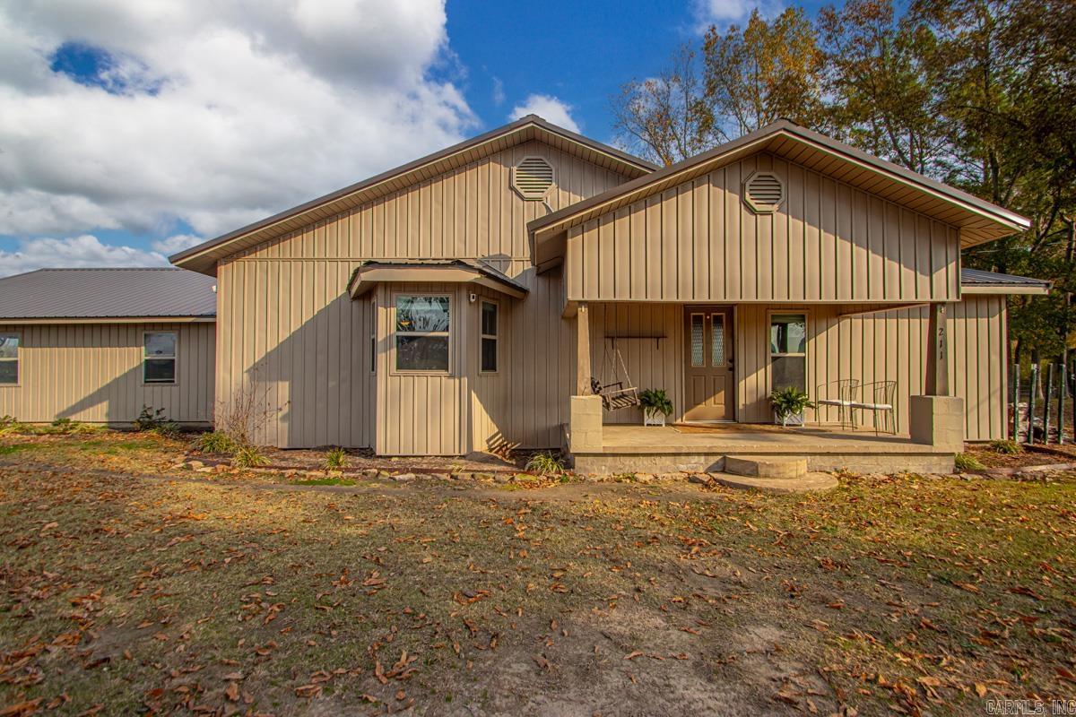 211 Liles Rd