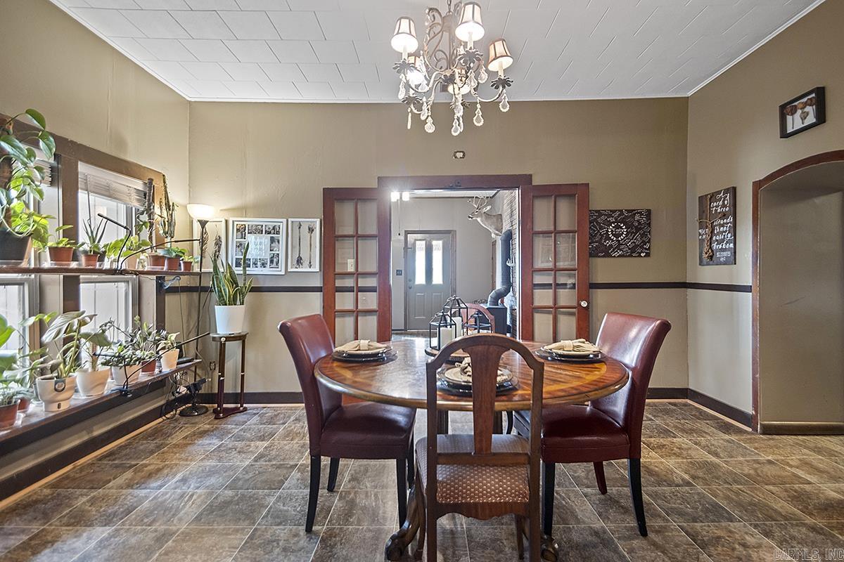 211 Liles Rd