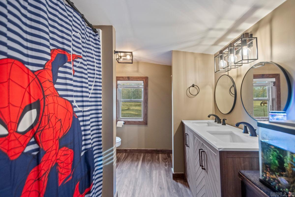 211 Liles Rd