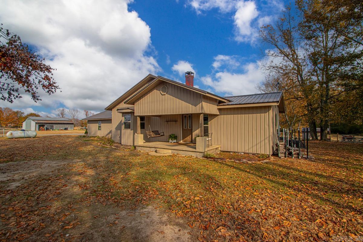 211 Liles Rd