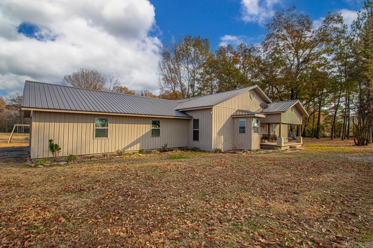 211 Liles Rd
