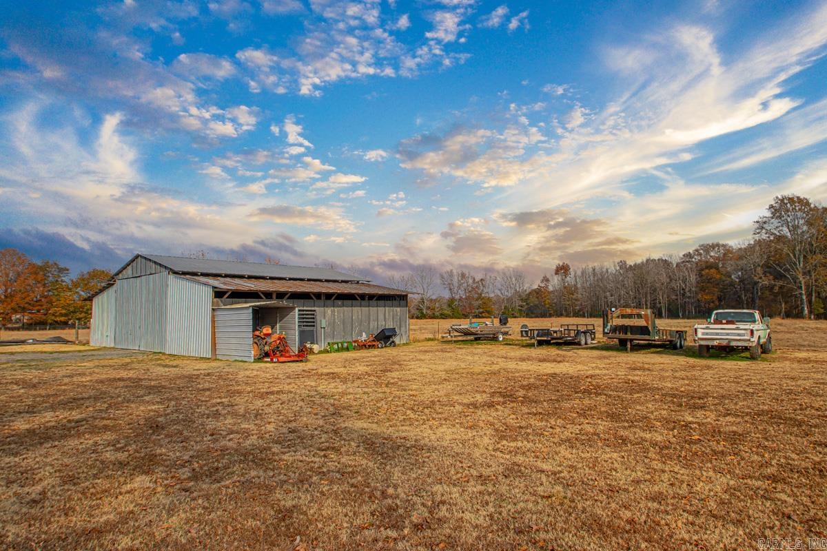 211 Liles Rd