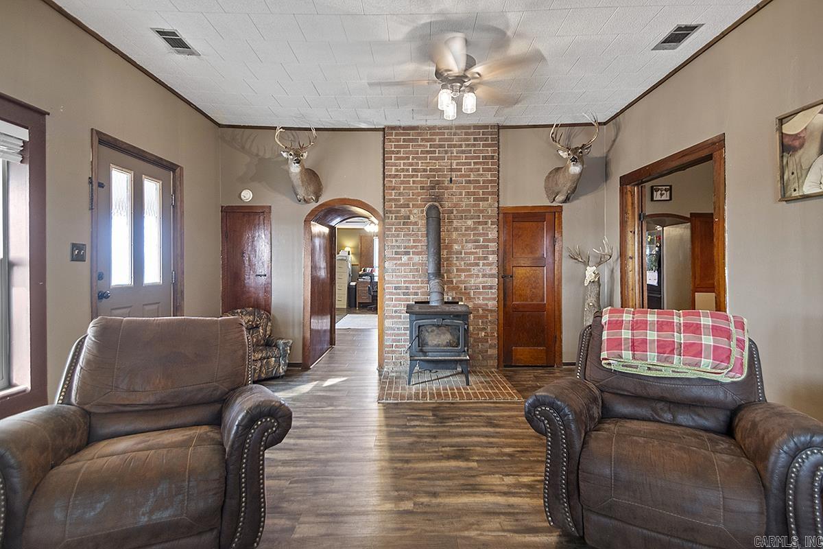211 Liles Rd
