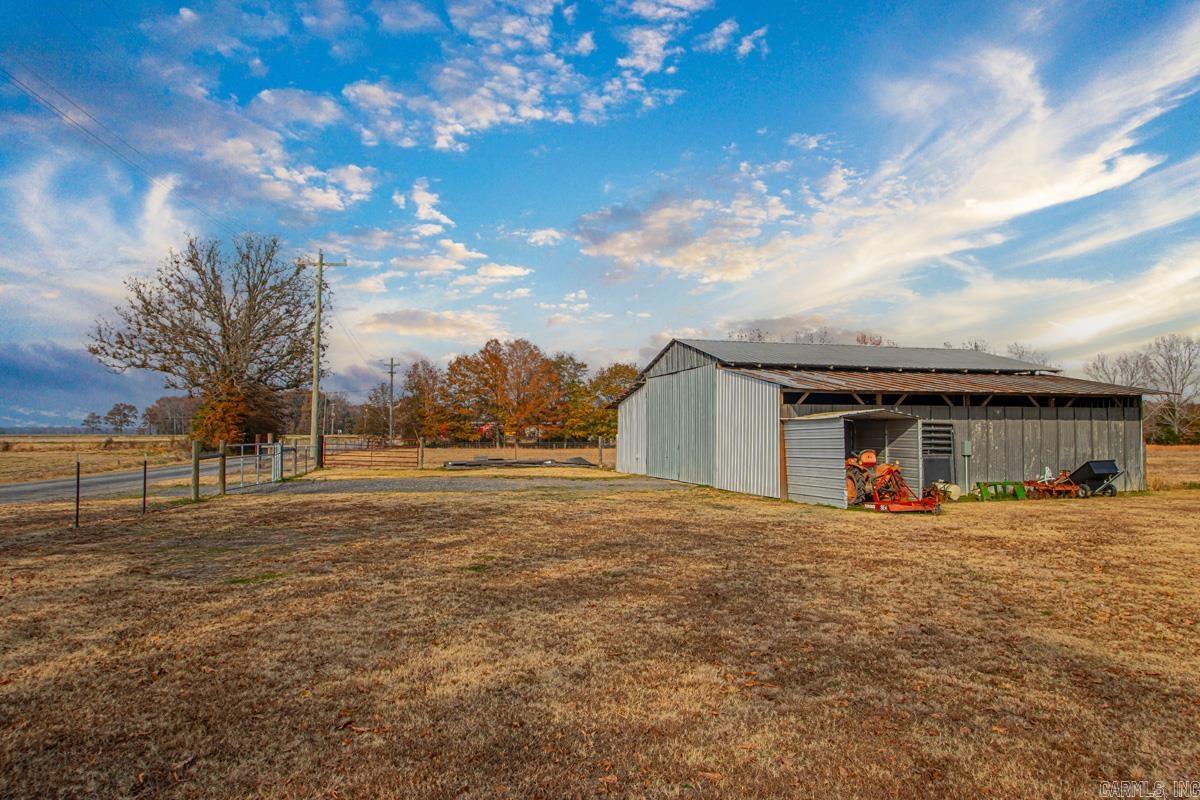 211 Liles Rd