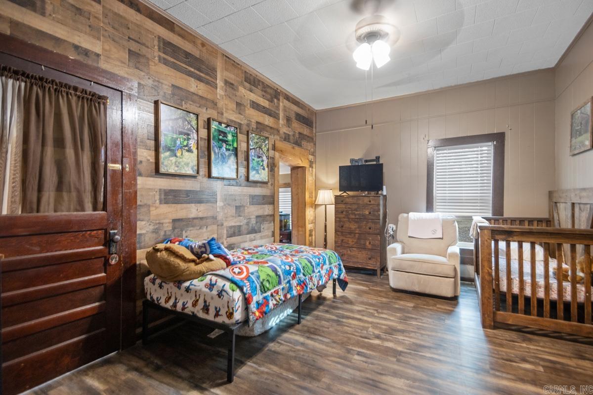 211 Liles Rd