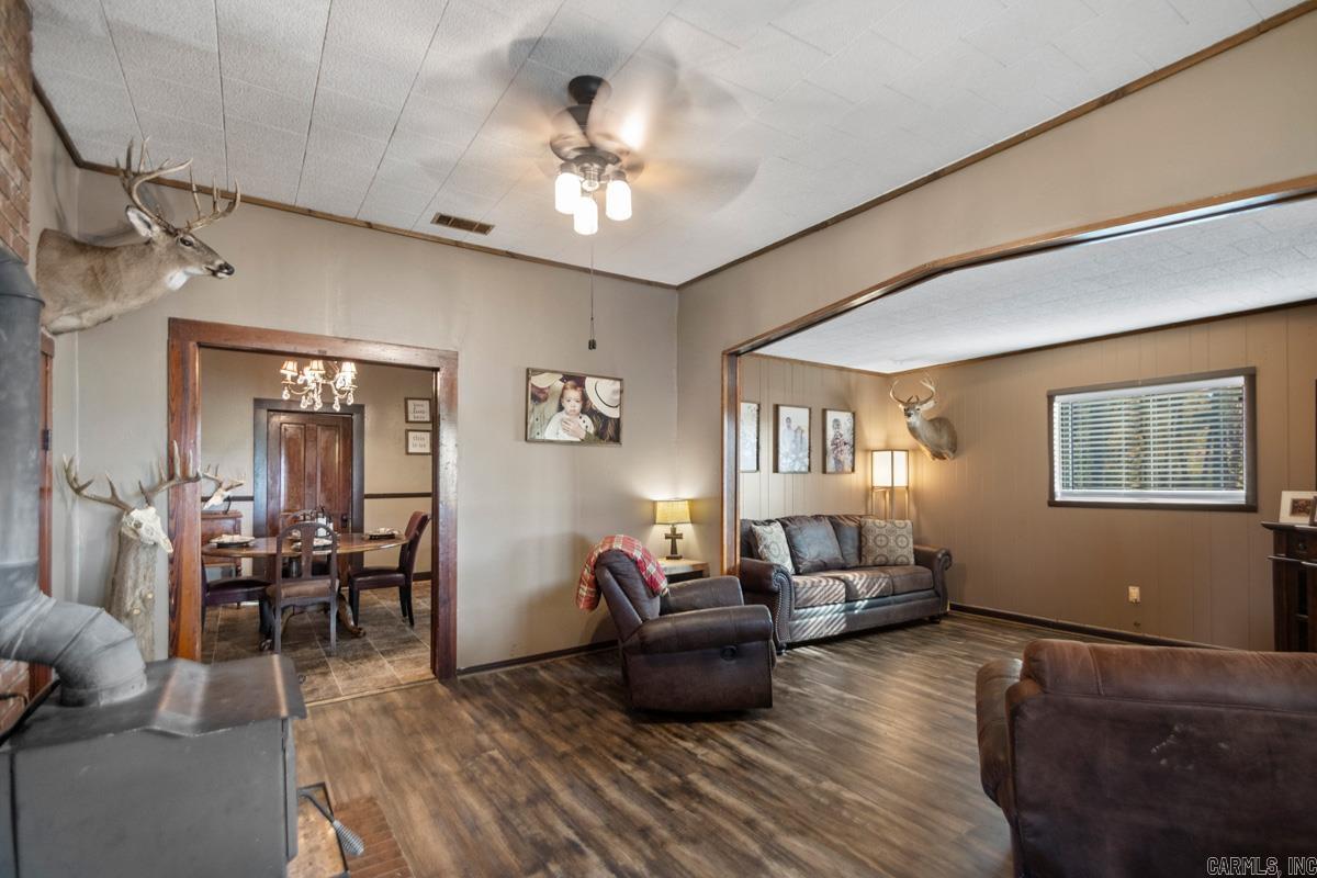 211 Liles Rd