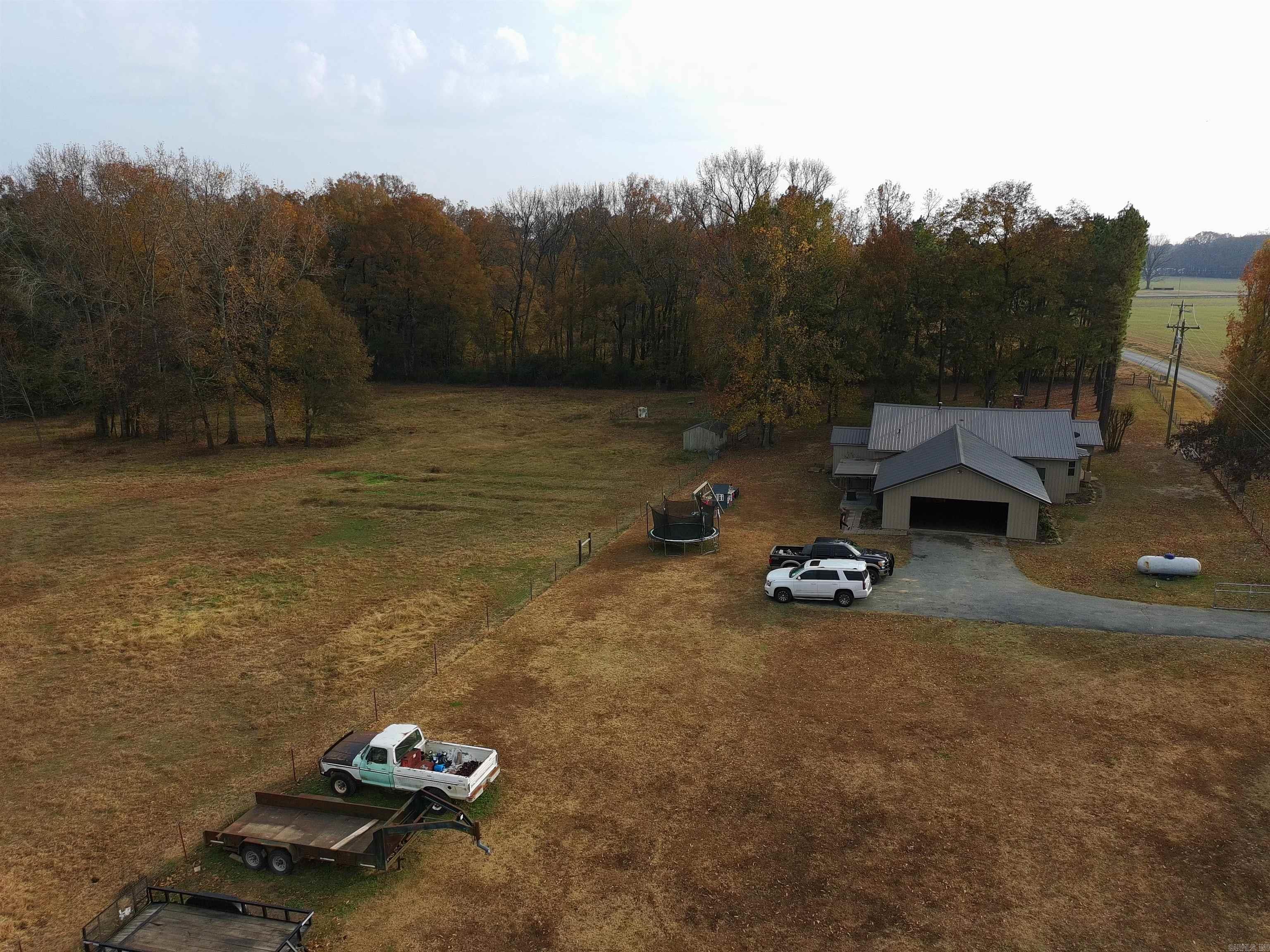 211 Liles Rd