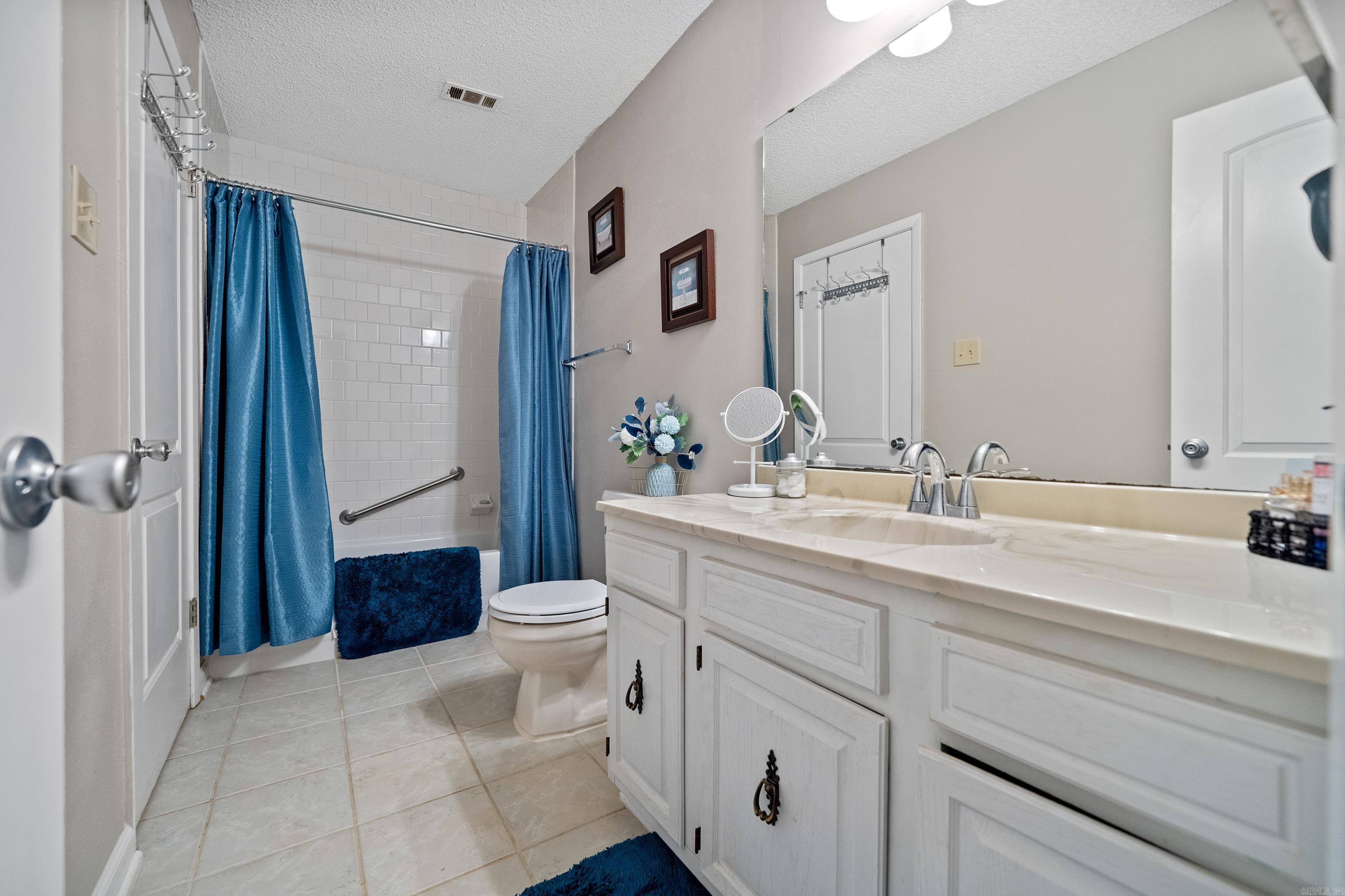 160 Cooper Unit: 18A