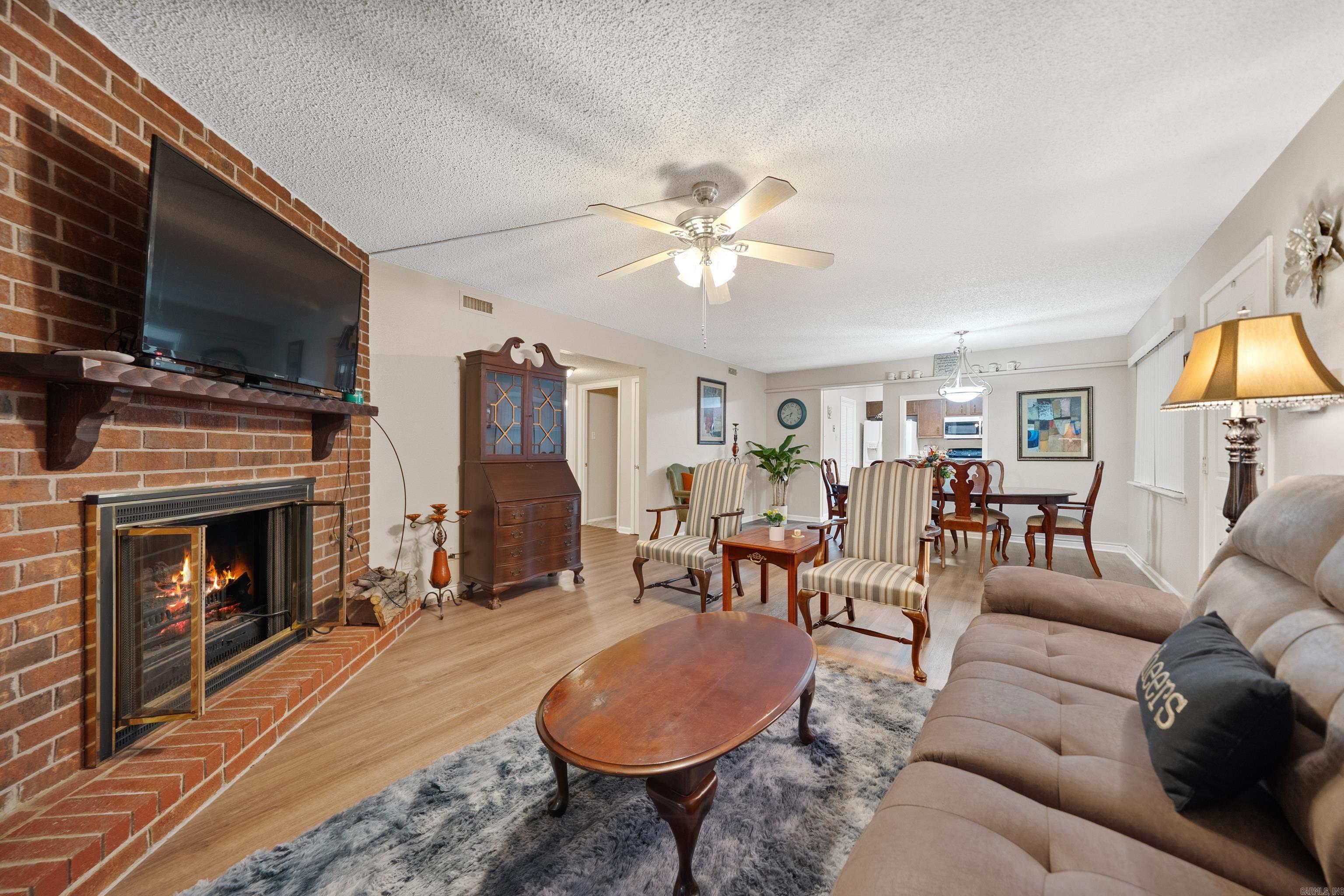 160 Cooper Unit: 18A