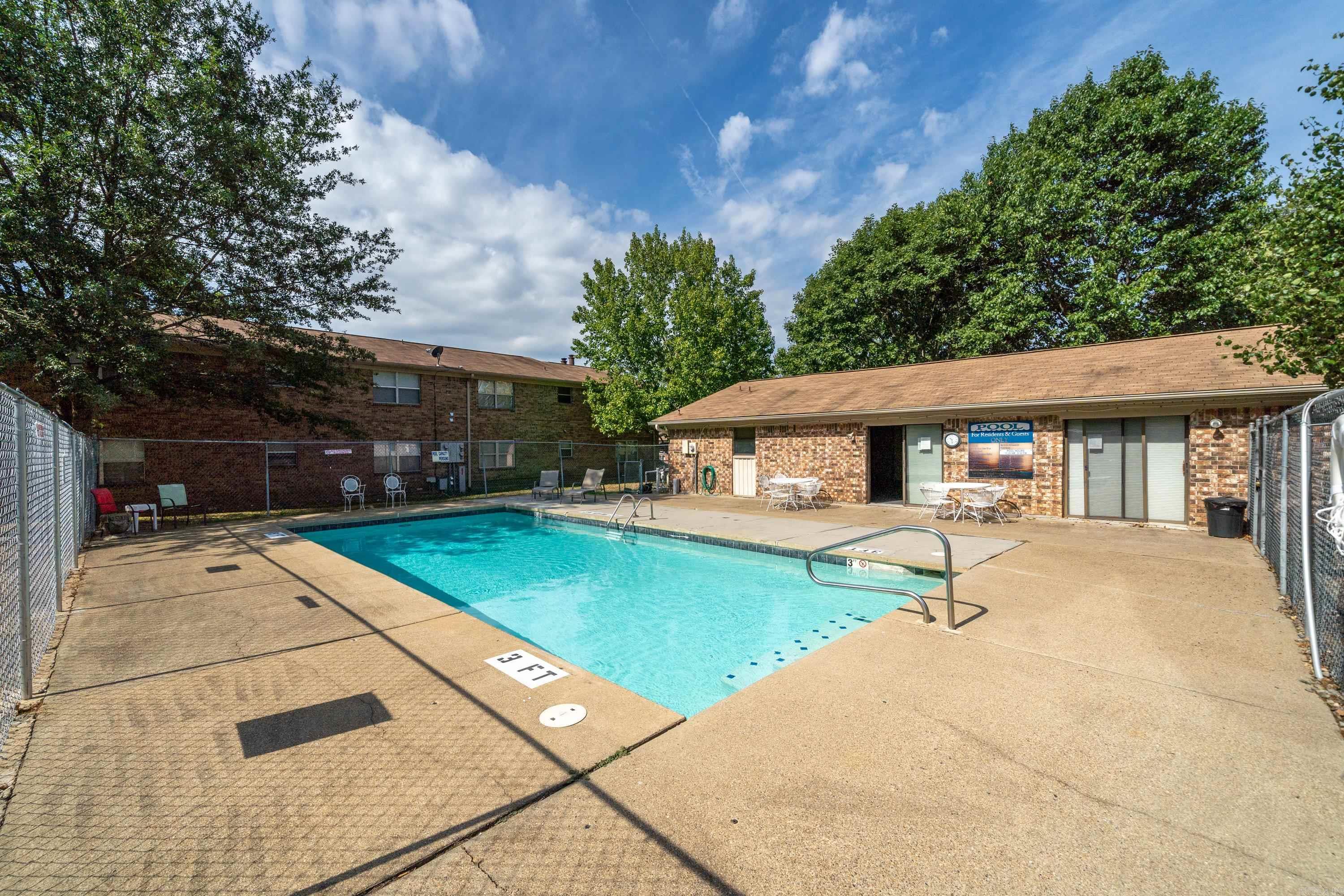 160 Cooper Unit: 18A