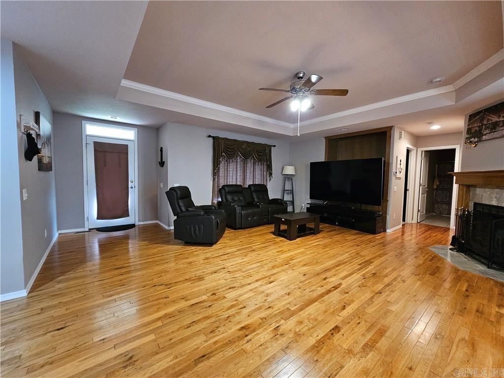3203 Huntington Dr