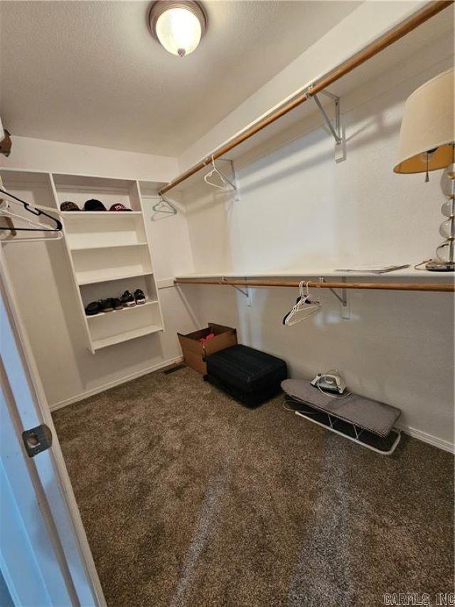 3203 Huntington Dr