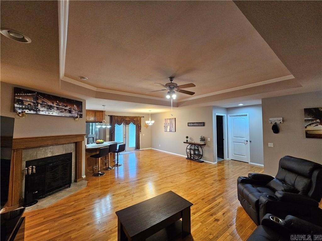 3203 Huntington Dr