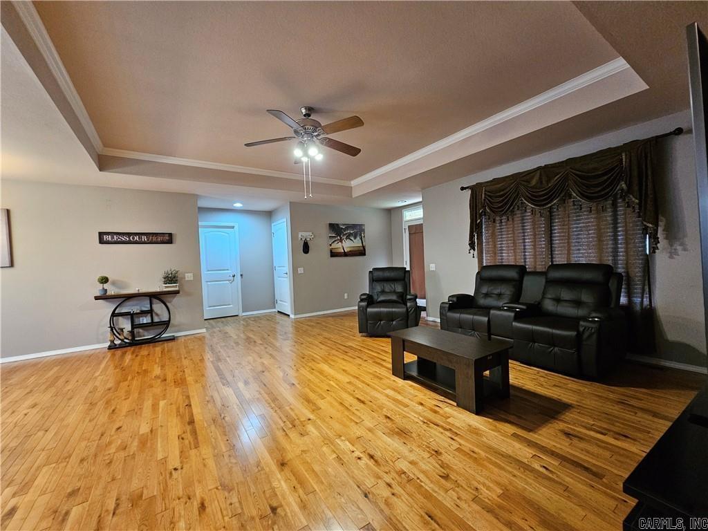 3203 Huntington Dr
