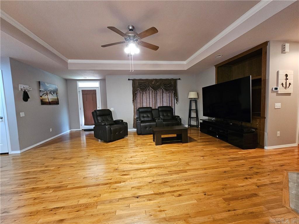 3203 Huntington Dr
