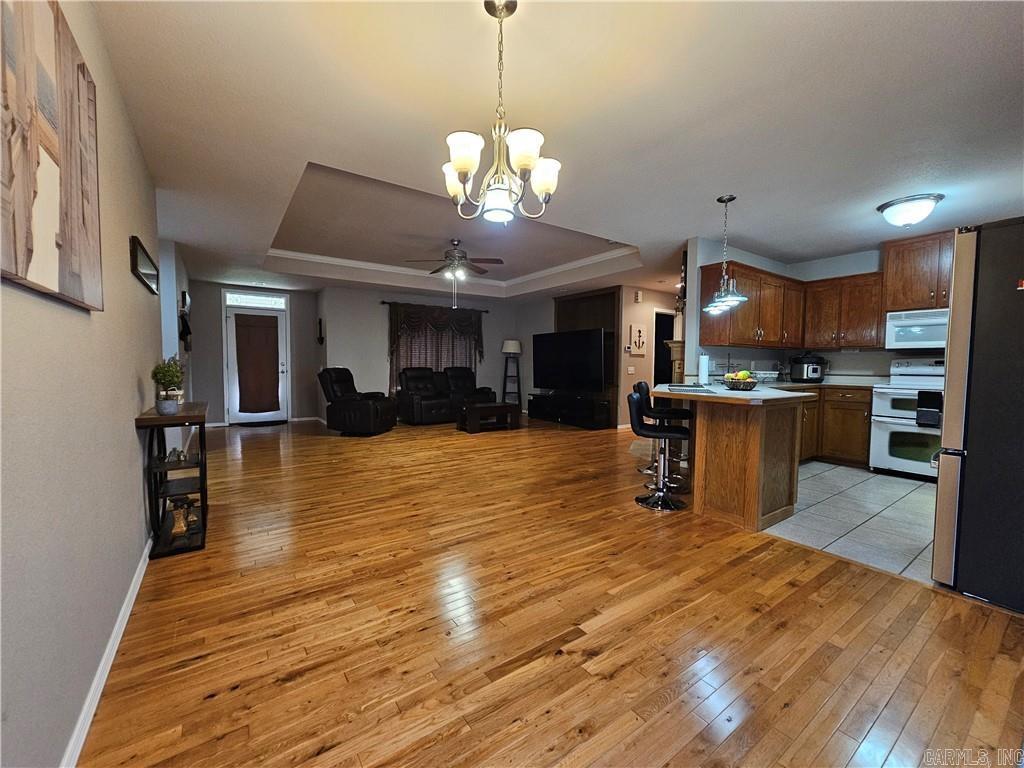 3203 Huntington Dr