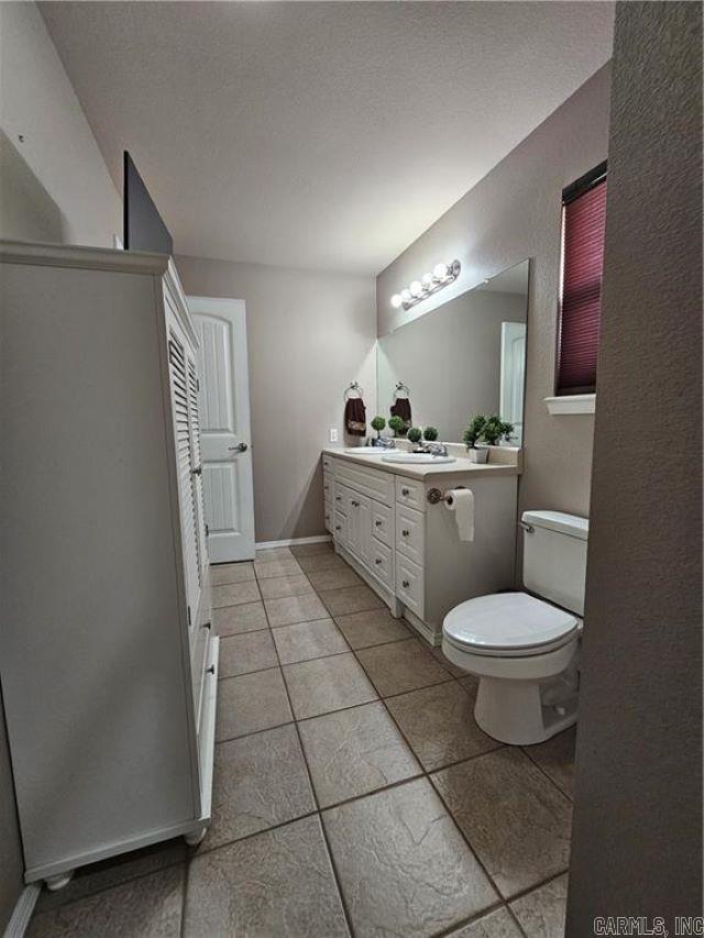 3203 Huntington Dr