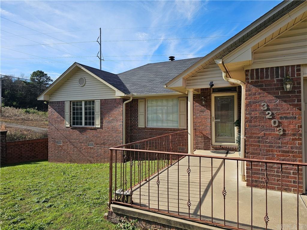 3203 Huntington Dr