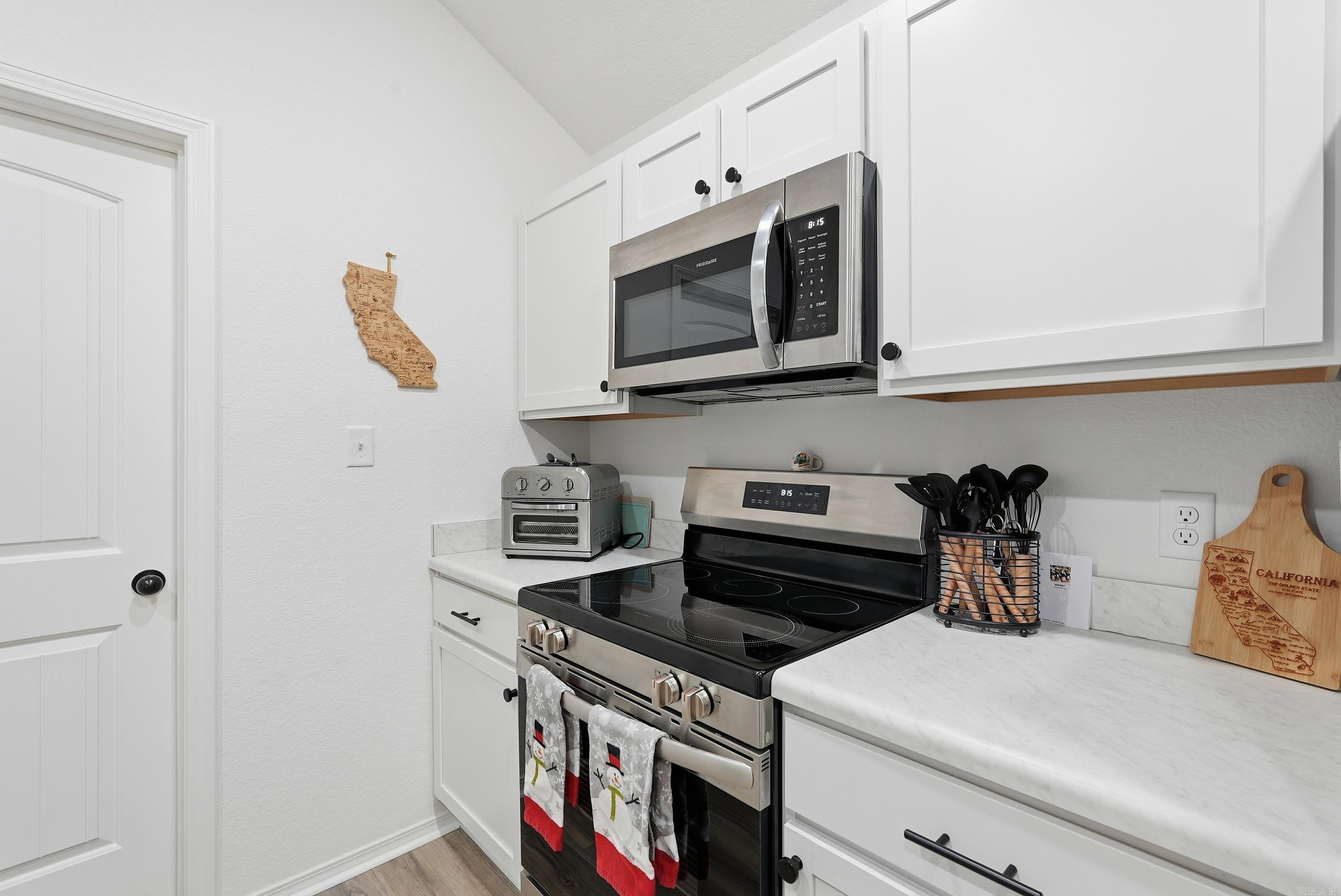 1295 AGOGO Lane
