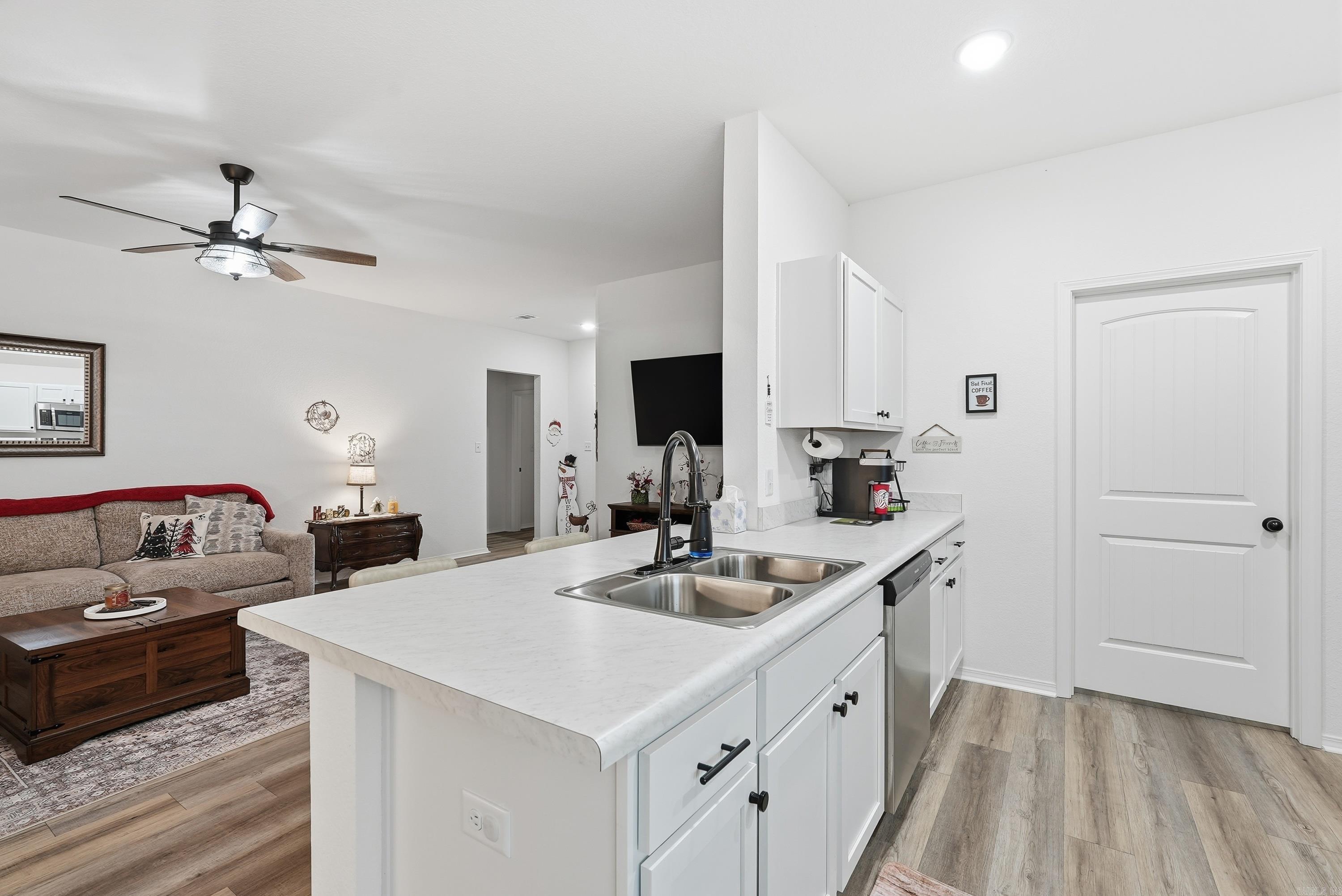 1295 AGOGO Lane