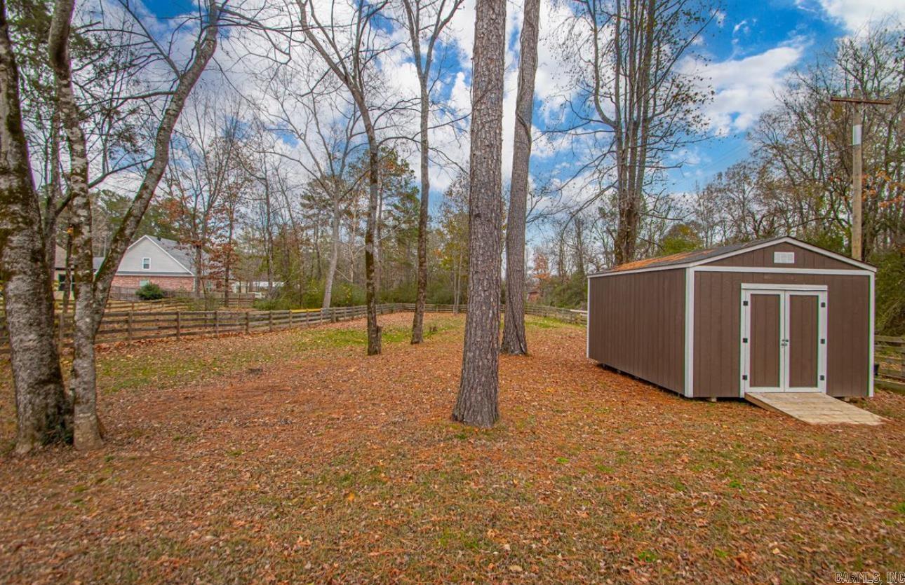 517 Creekside Cove