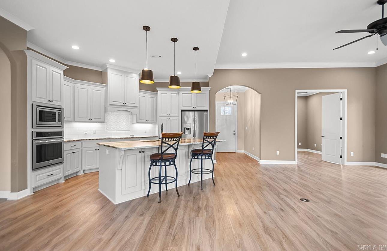 517 Creekside Cove