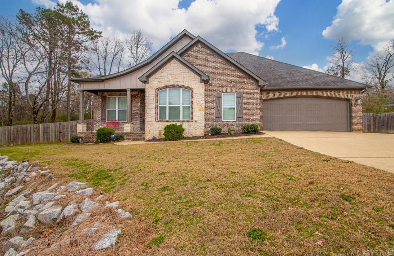 517 Creekside Cove