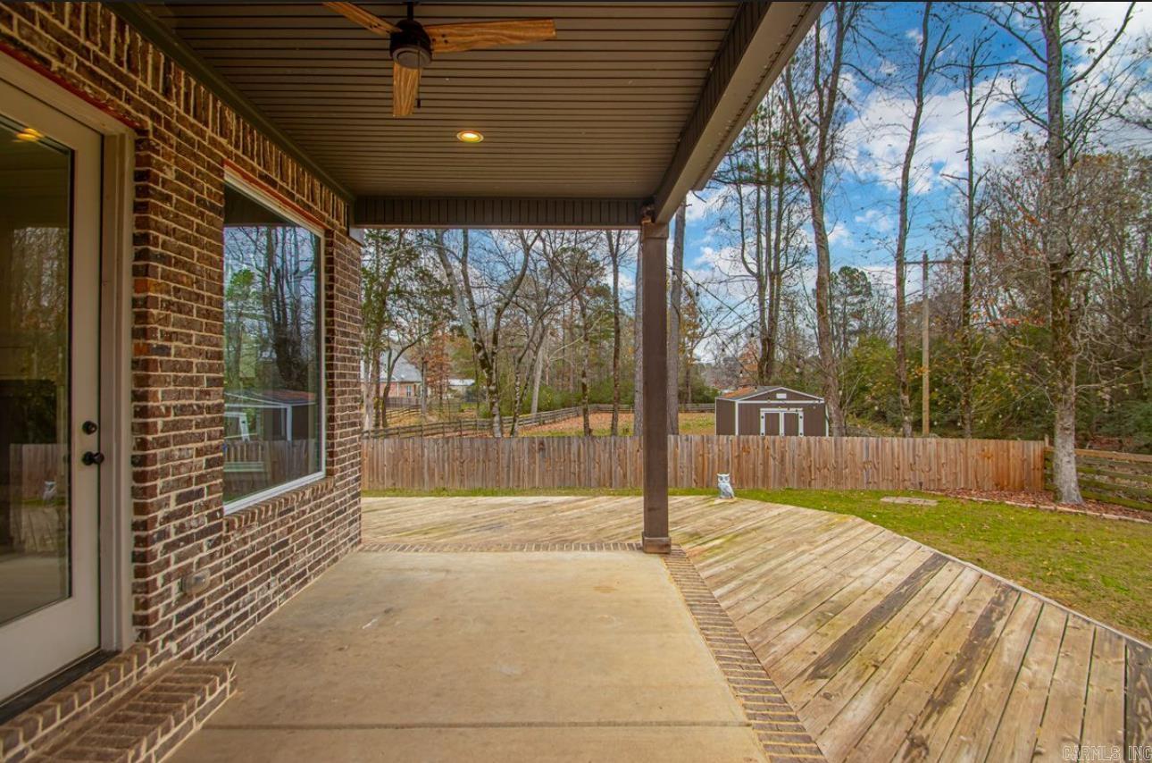 517 Creekside Cove