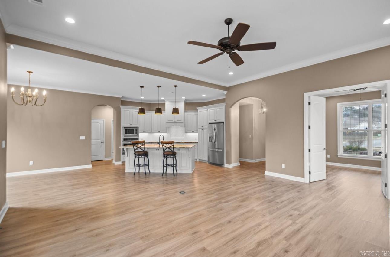 517 Creekside Cove
