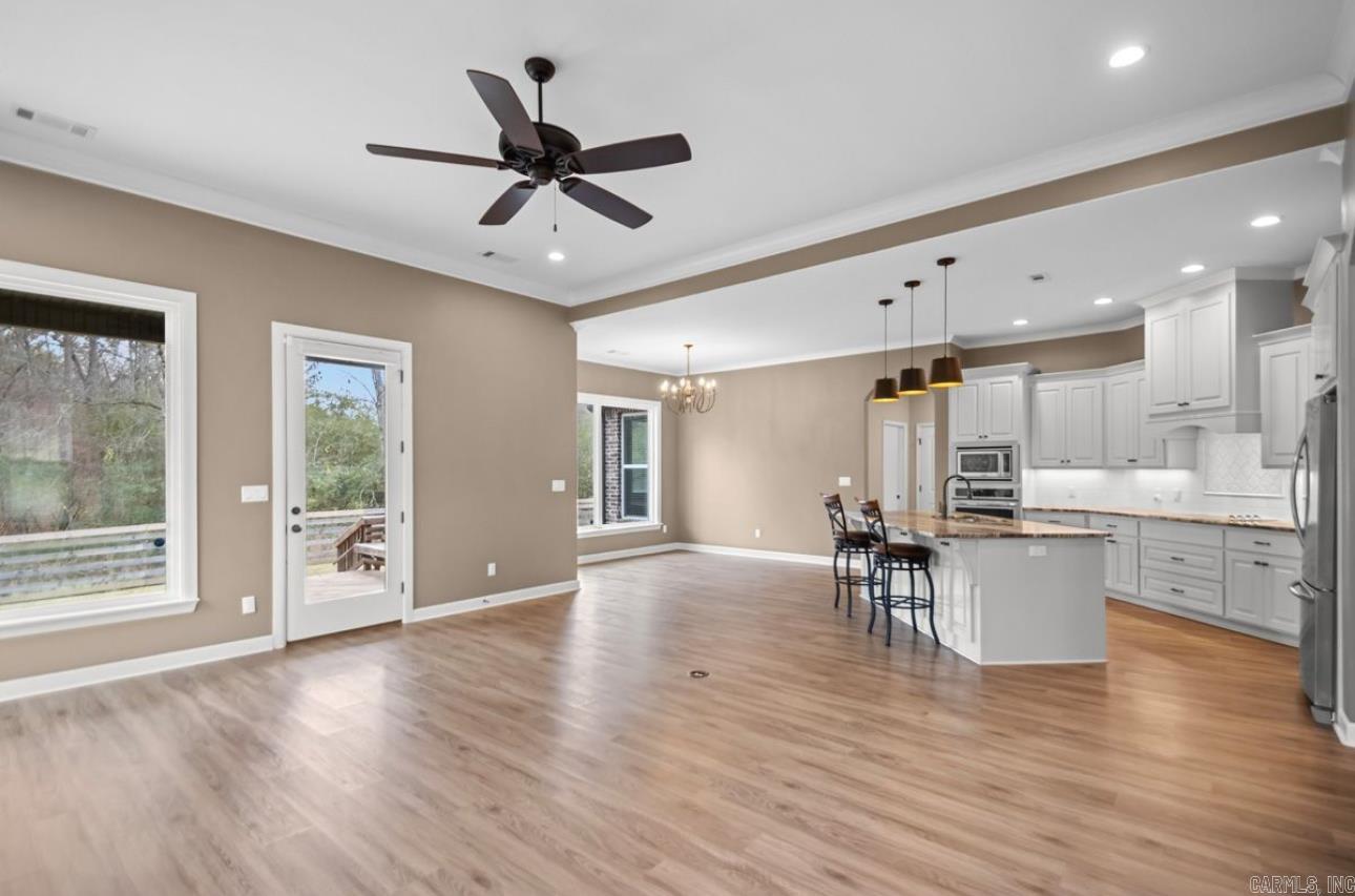 517 Creekside Cove