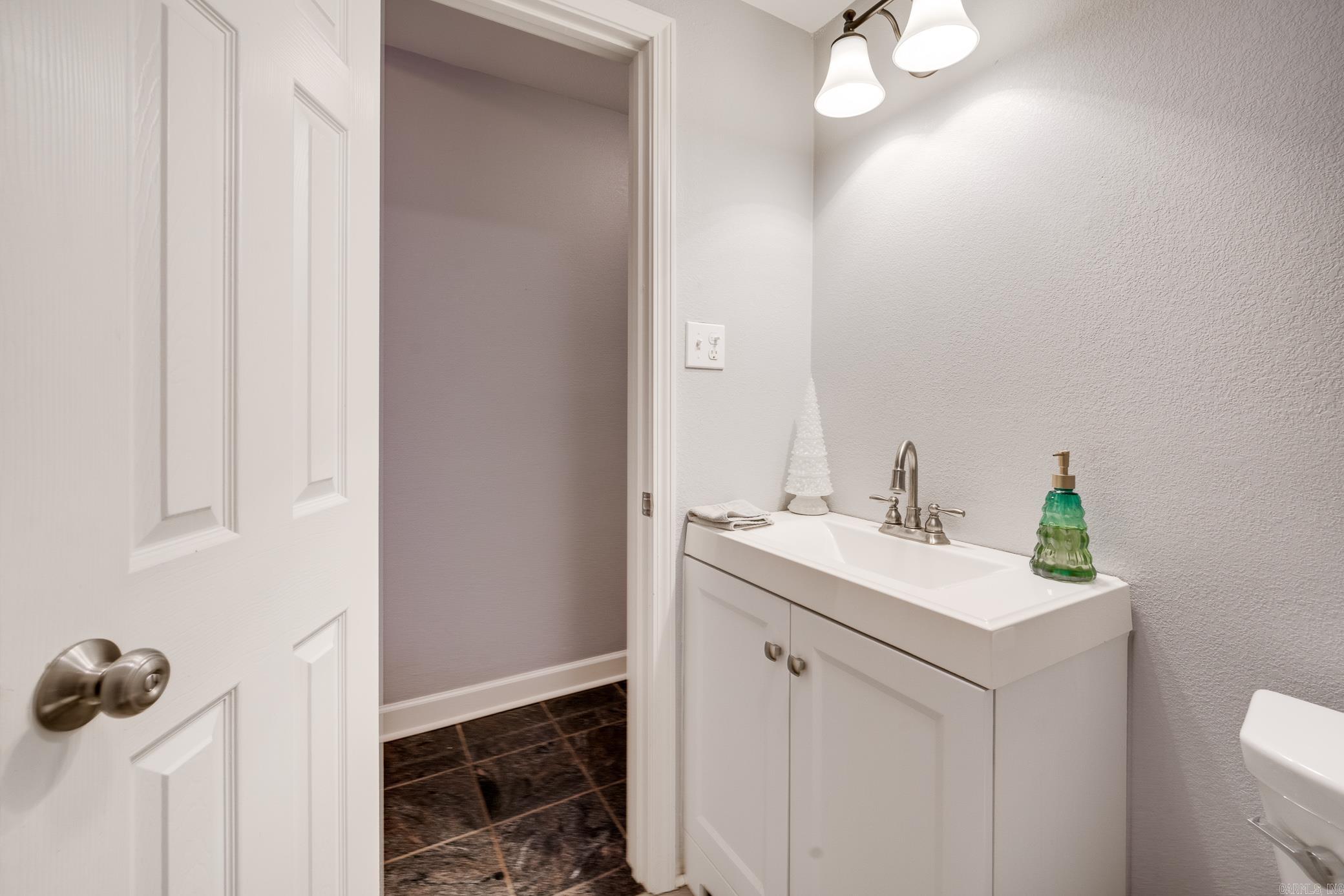 2860 Broadmoor Drive