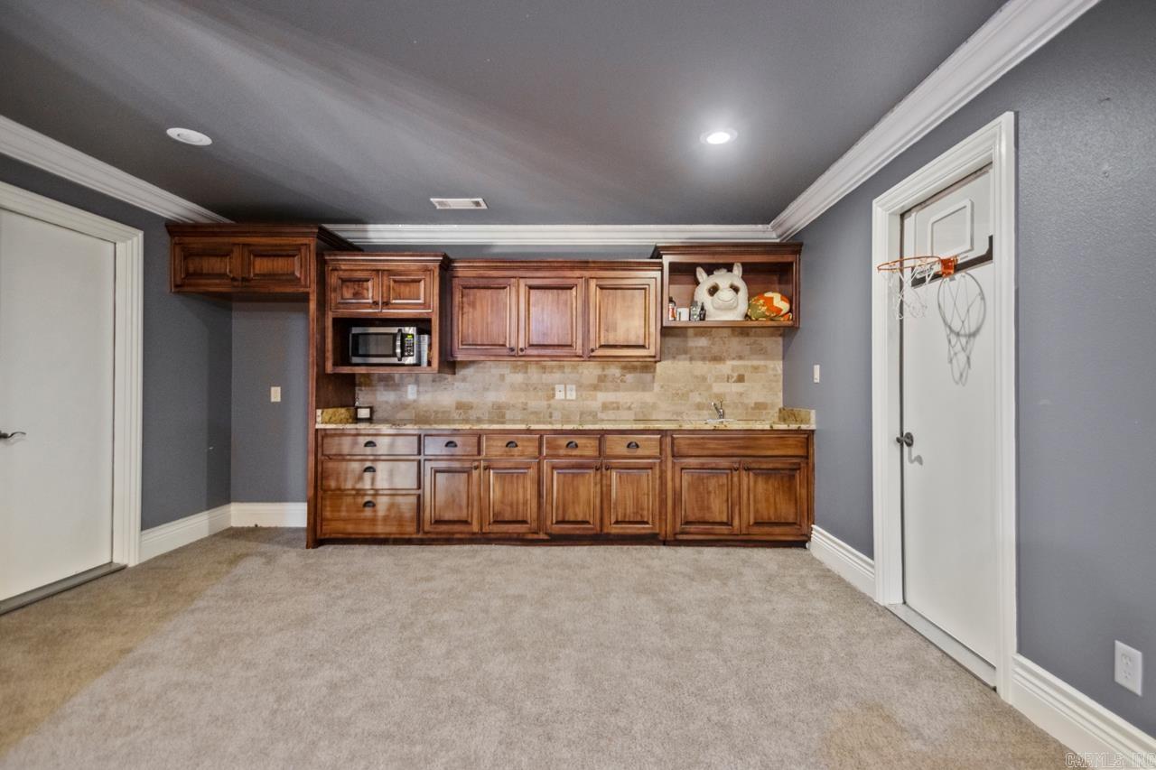 5417 Lexington Avenue