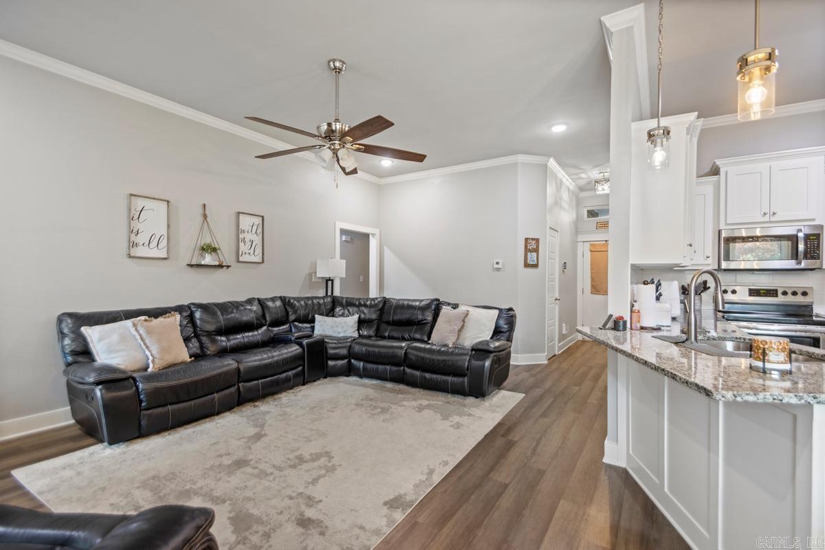 115 Mackenzie Dr