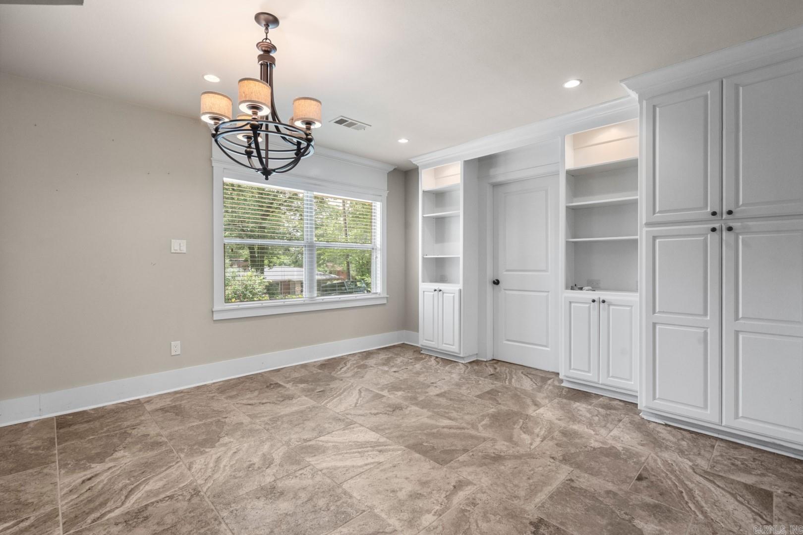 203 Bafanridge Street