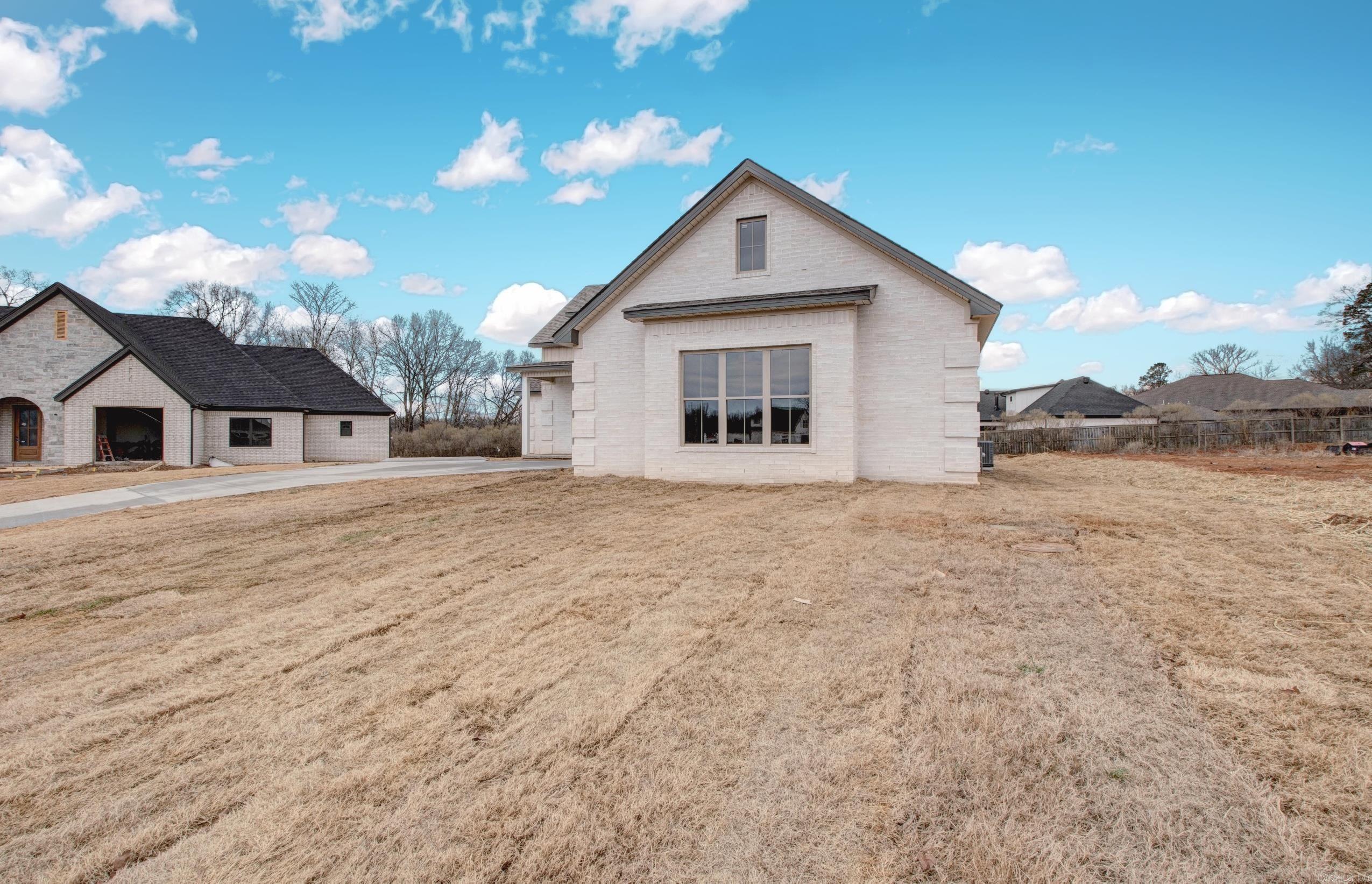 62 Lucia Lane