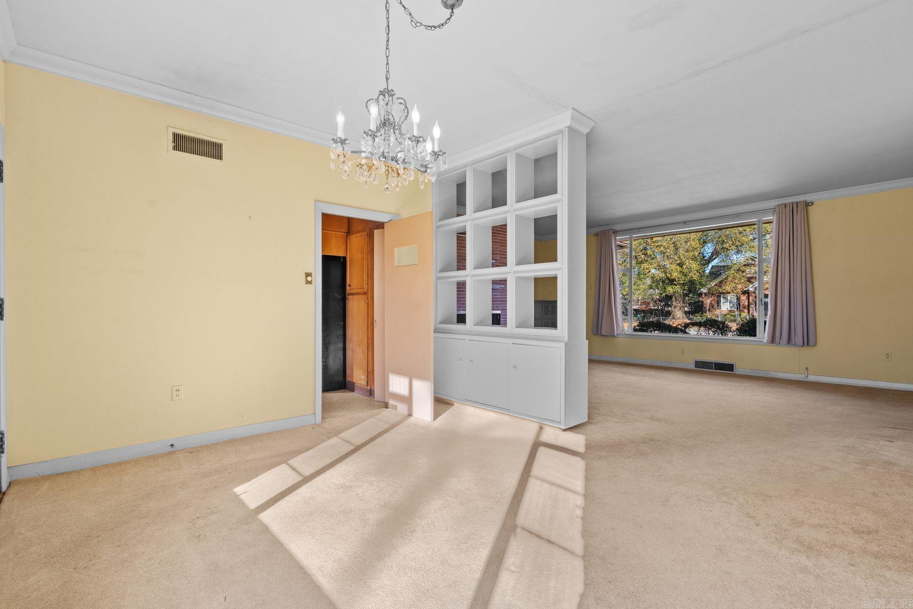 206 Trivista Left Street