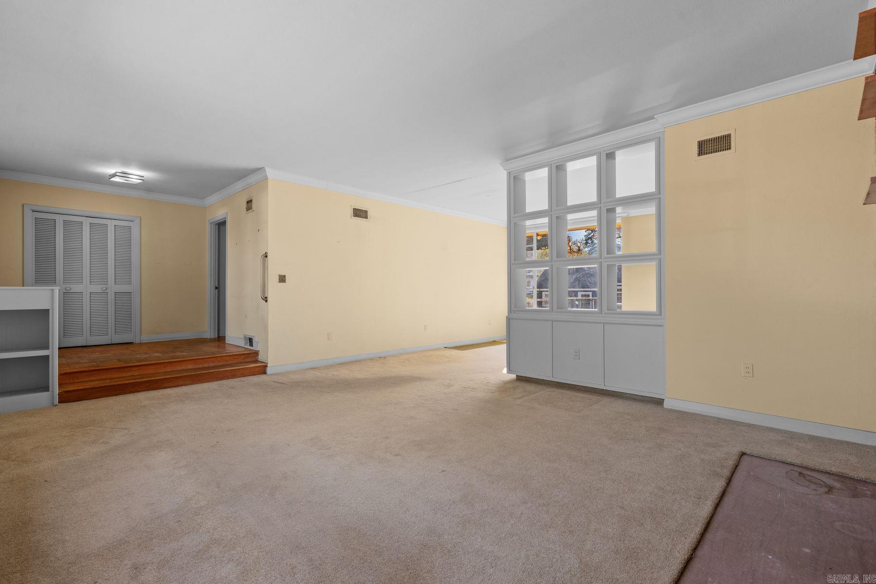 206 Trivista Left Street