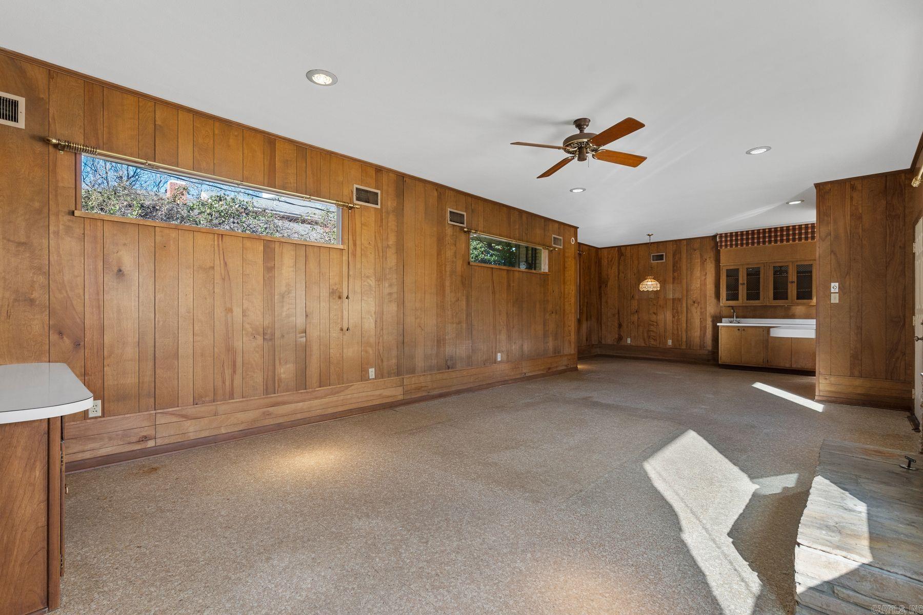 206 Trivista Left Street