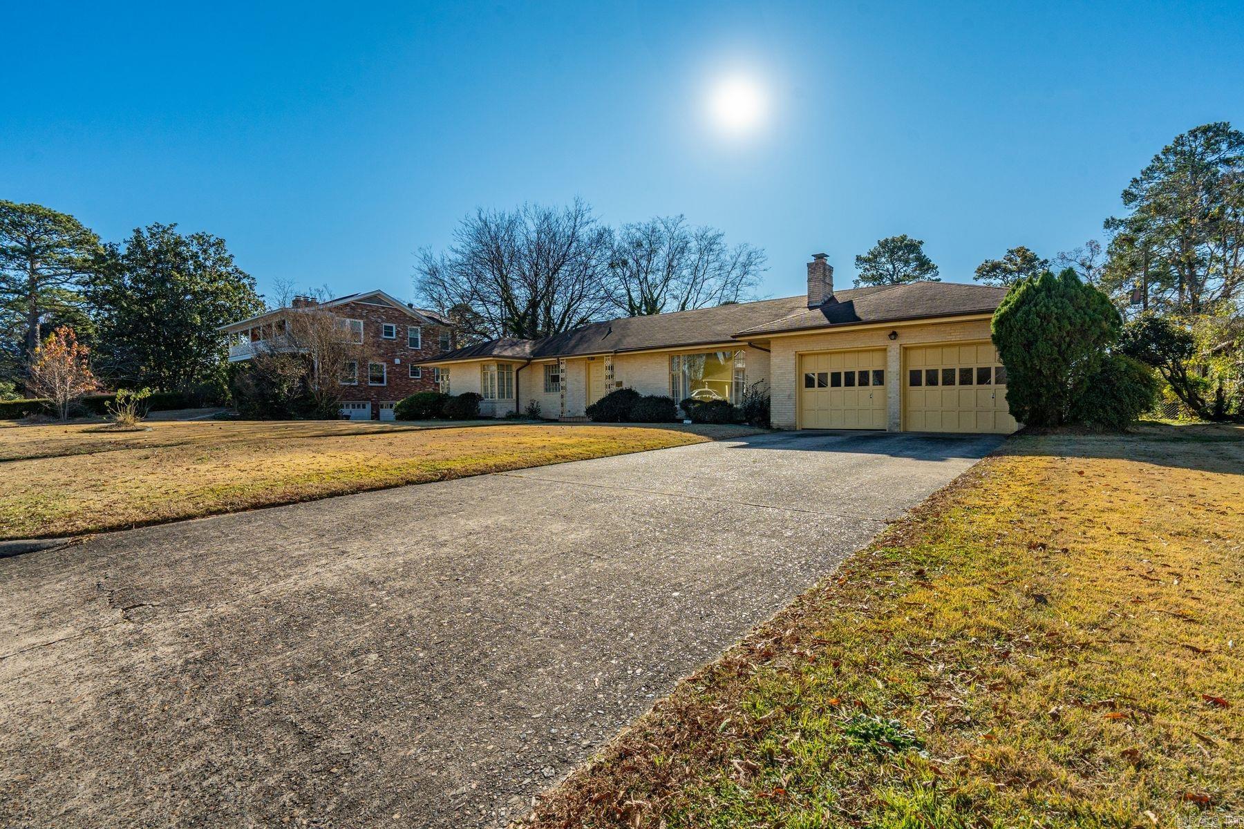 206 Trivista Left Street