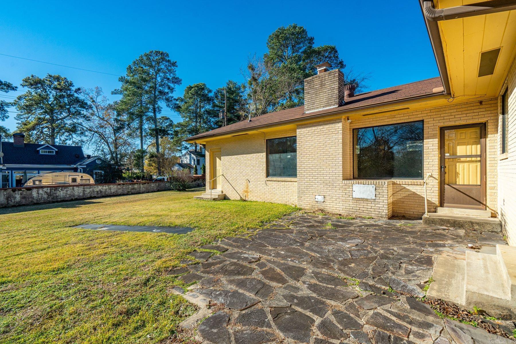 206 Trivista Left Street