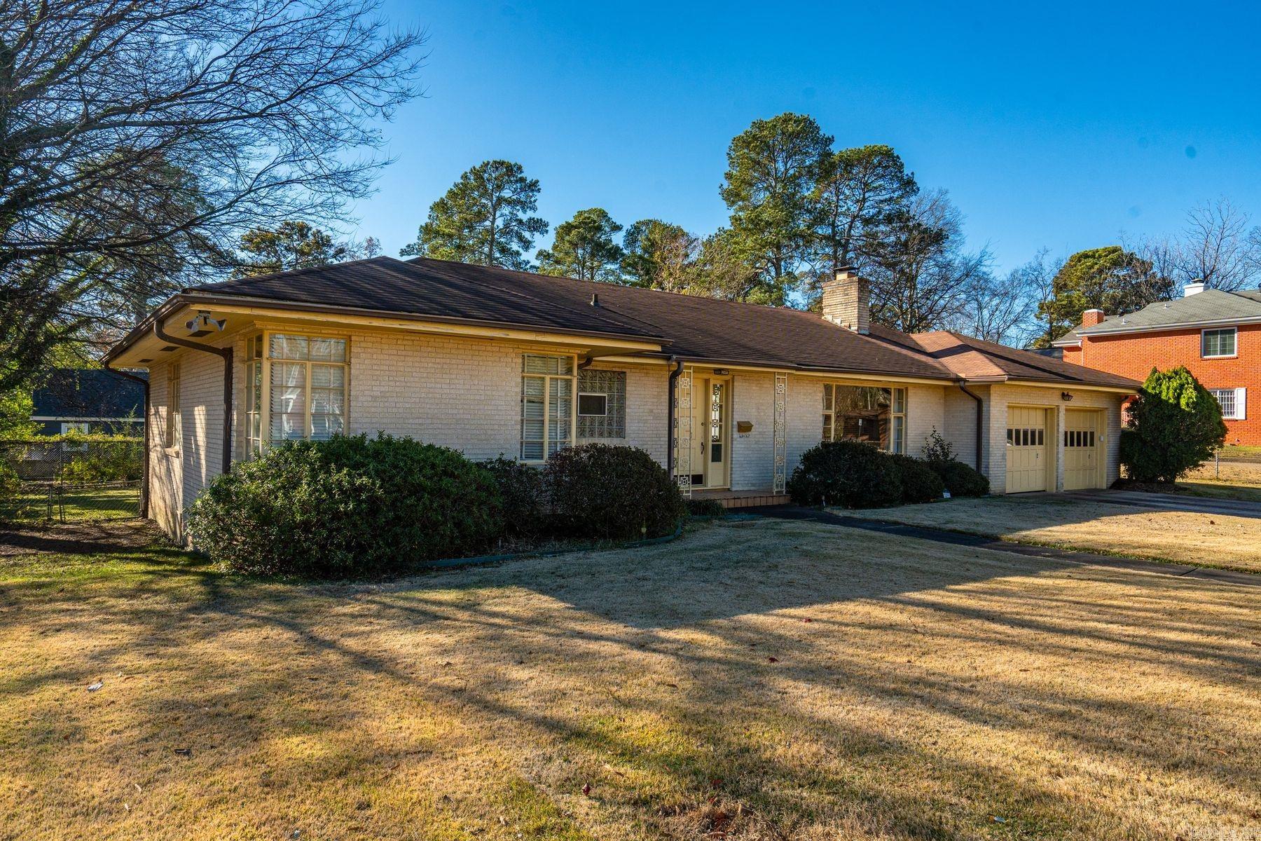 206 Trivista Left Street