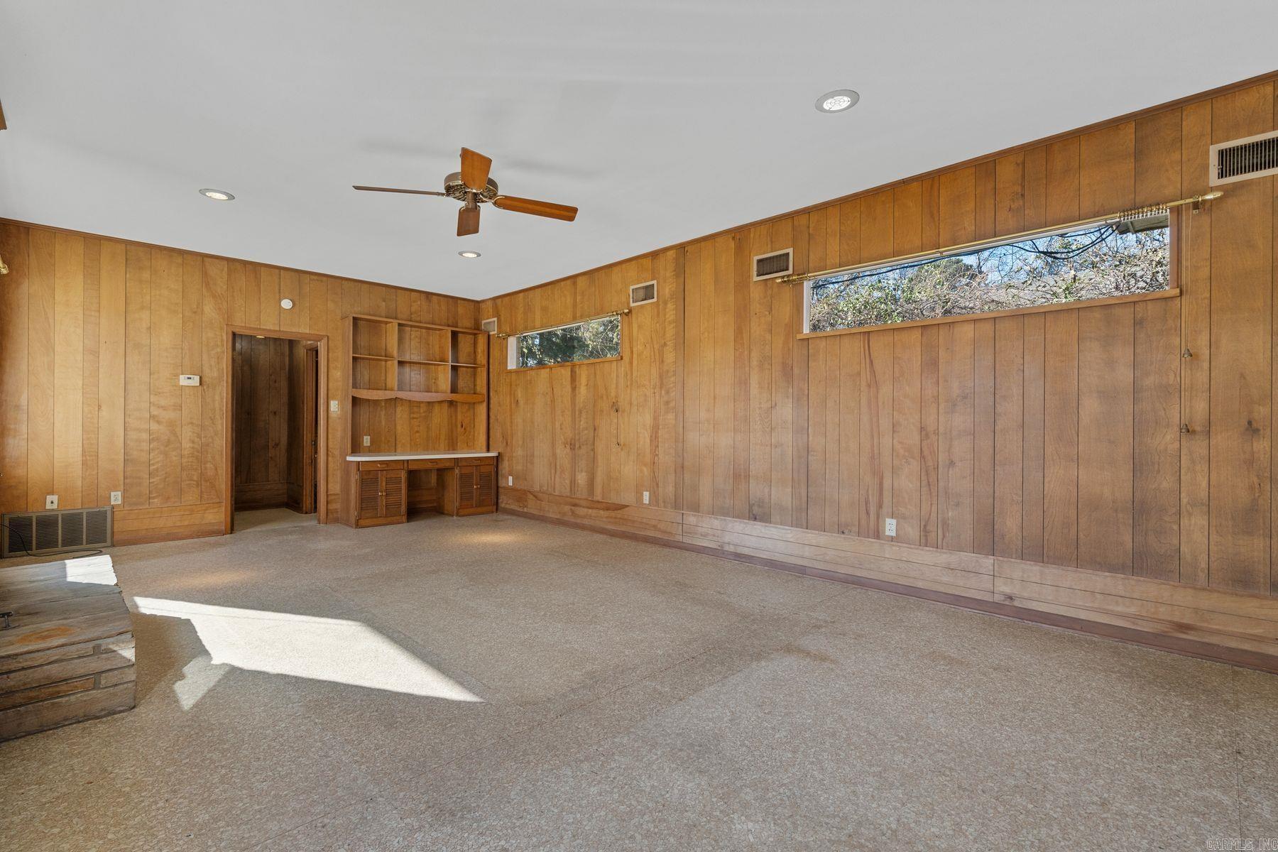 206 Trivista Left Street