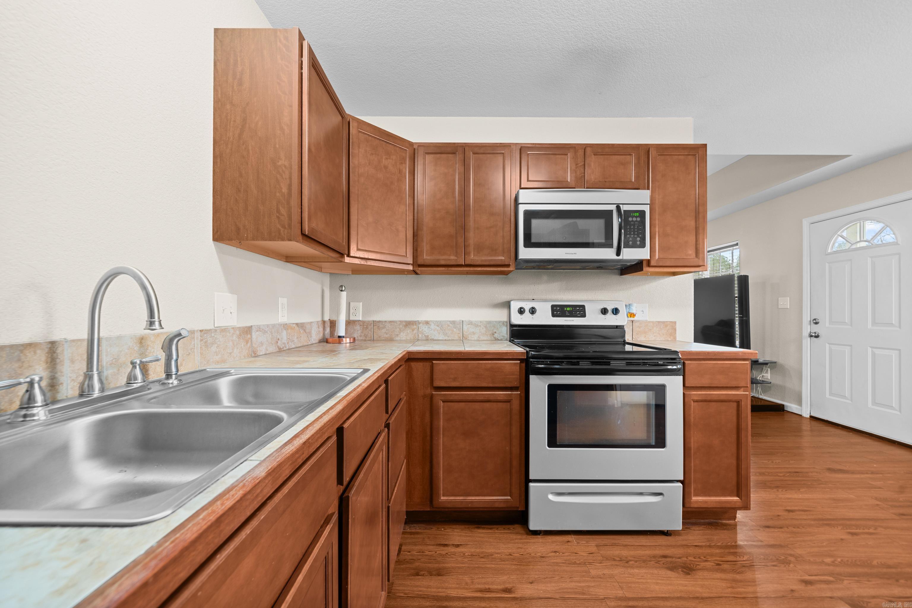 210 Leatherwood Loop