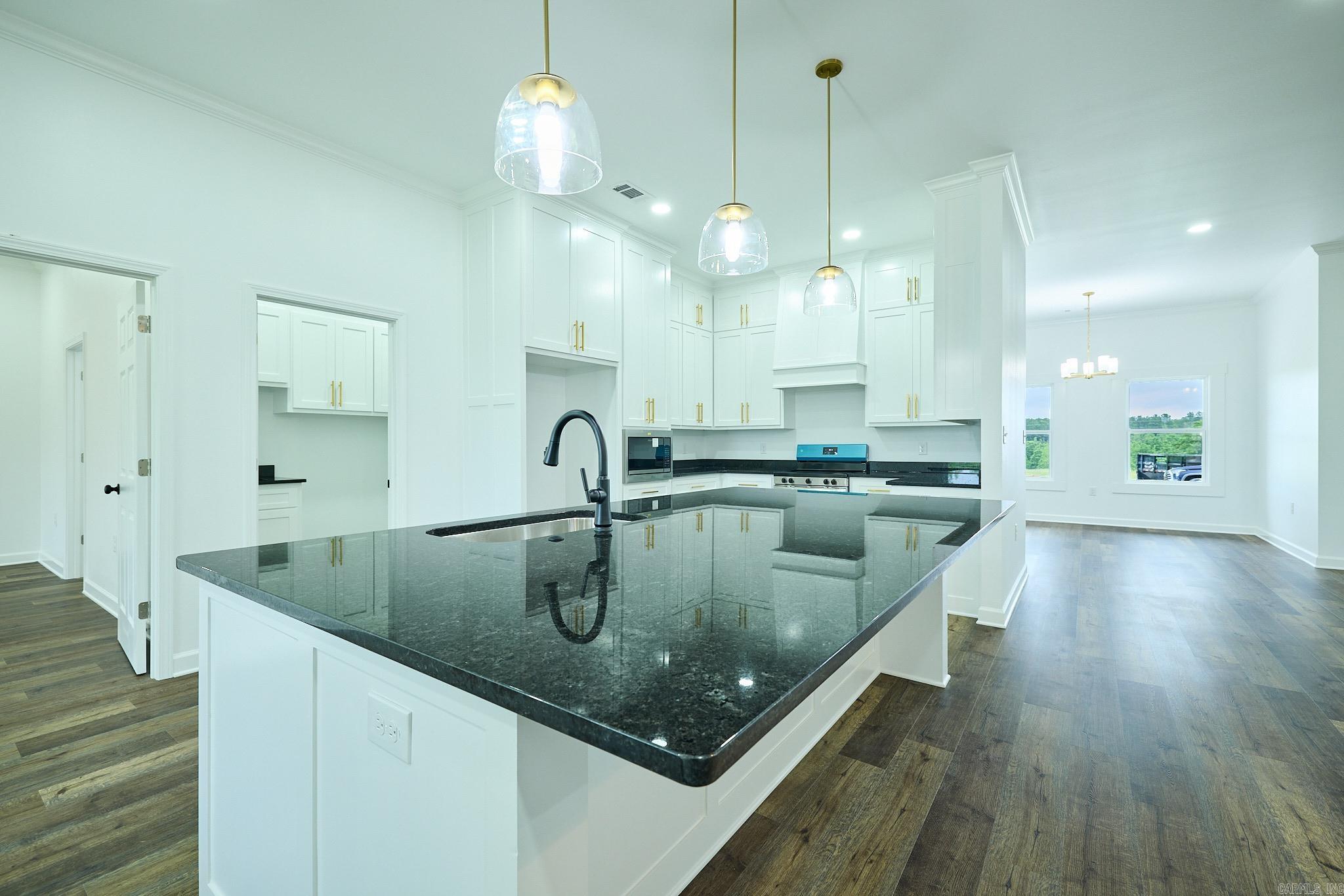 4007 Creek Top