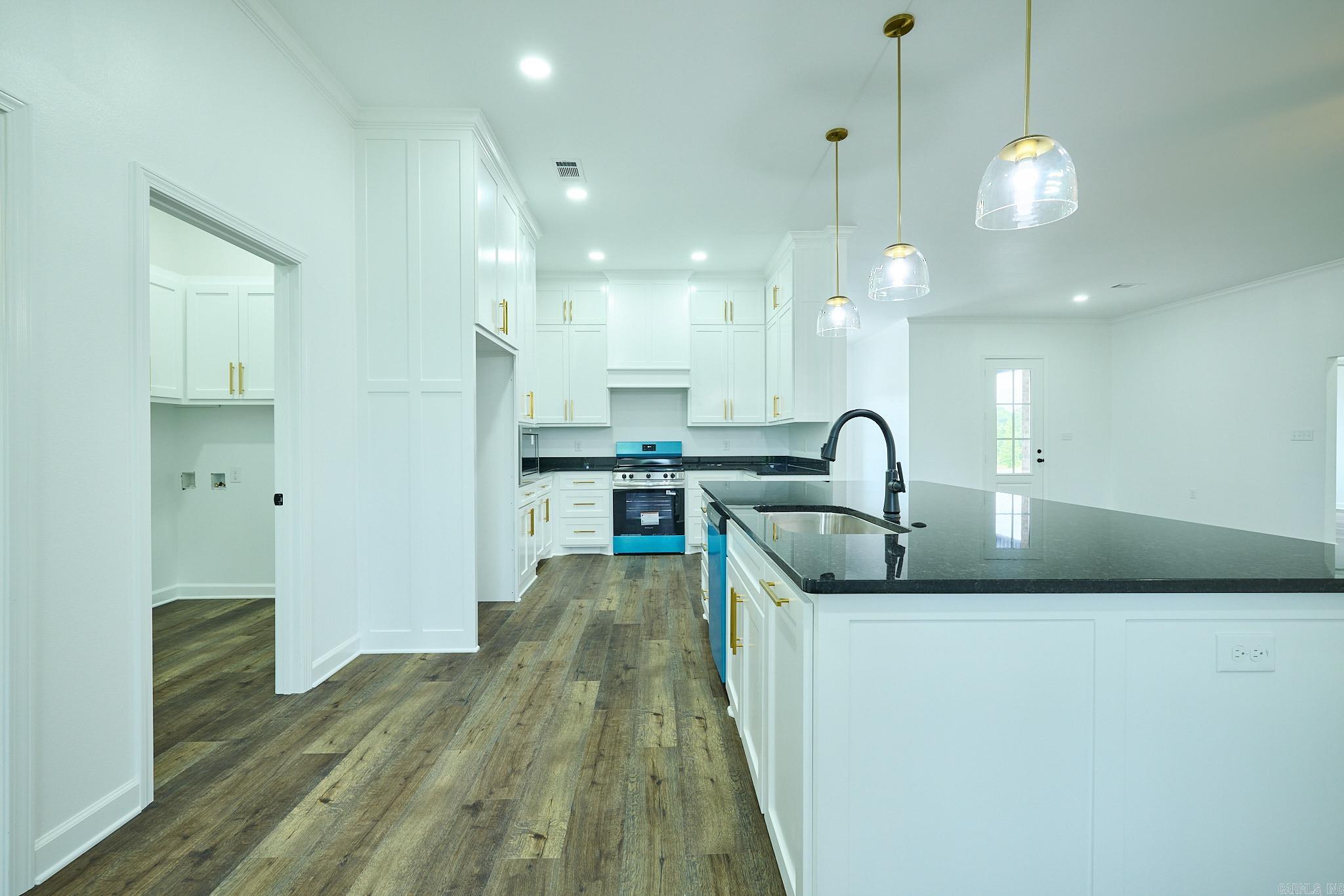 4007 Creek Top
