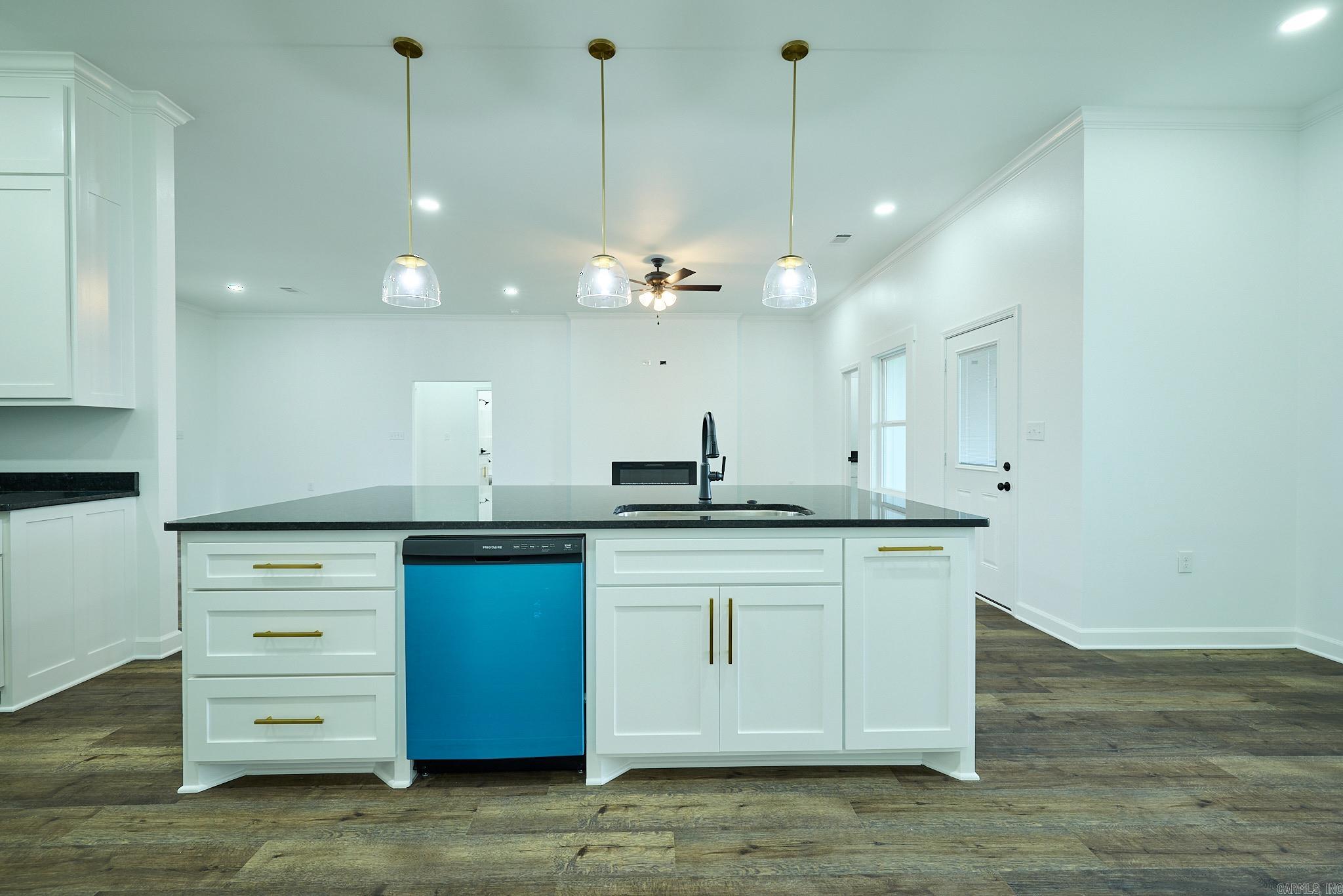 4007 Creek Top