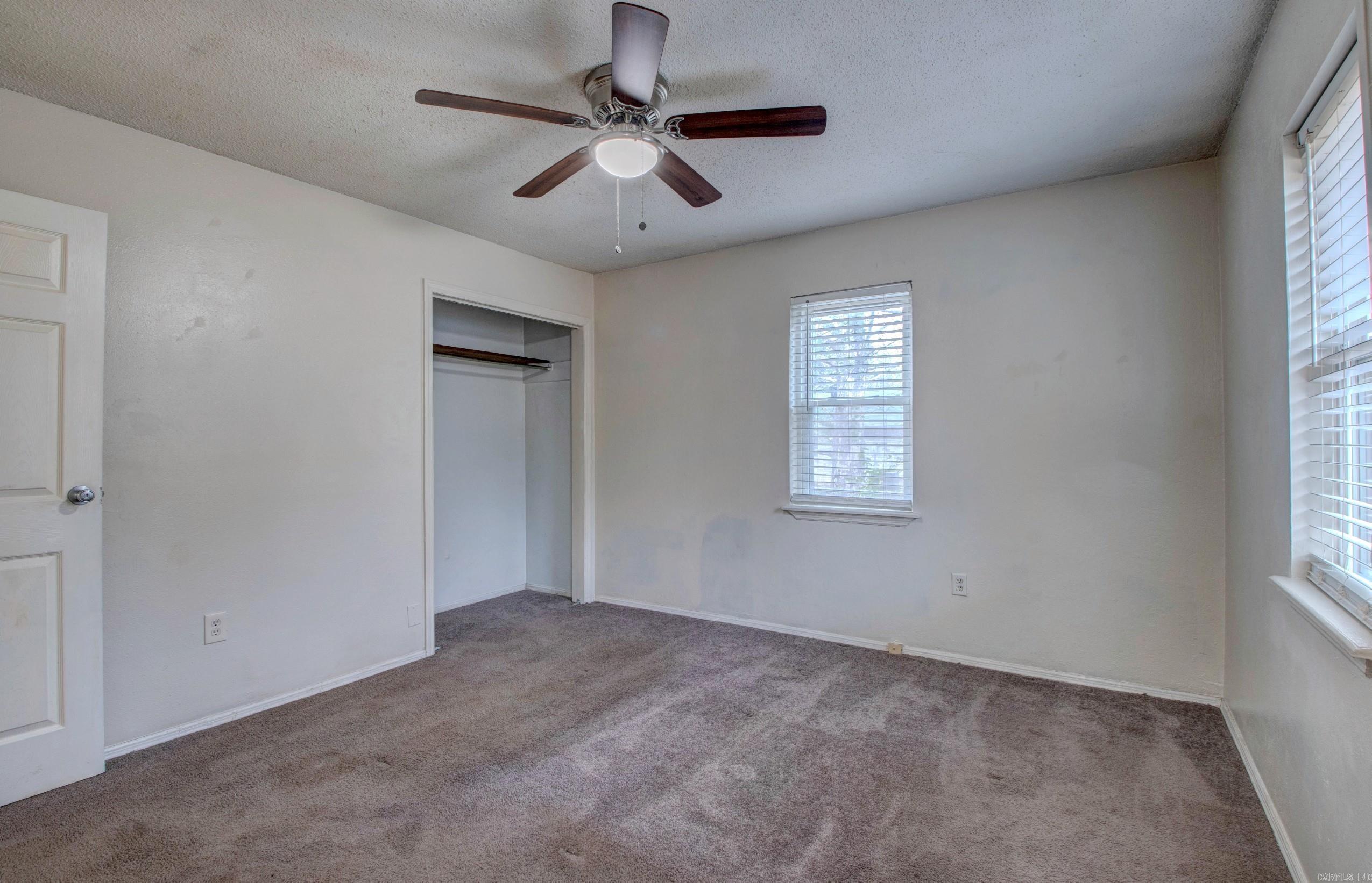 48 Parkridge Dr