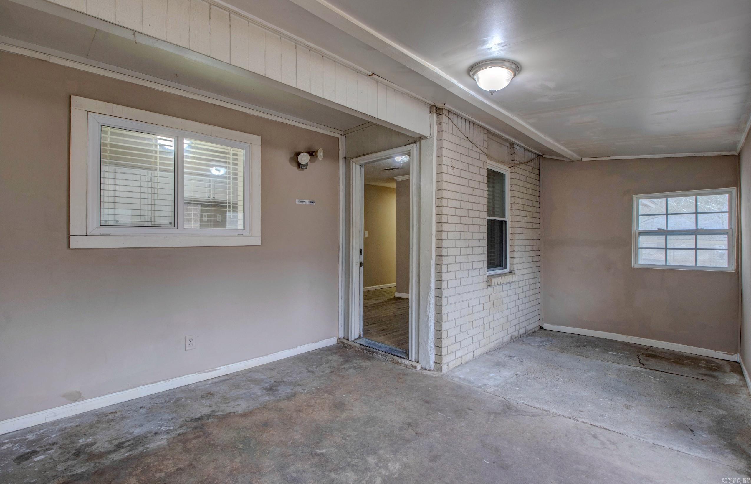 48 Parkridge Dr