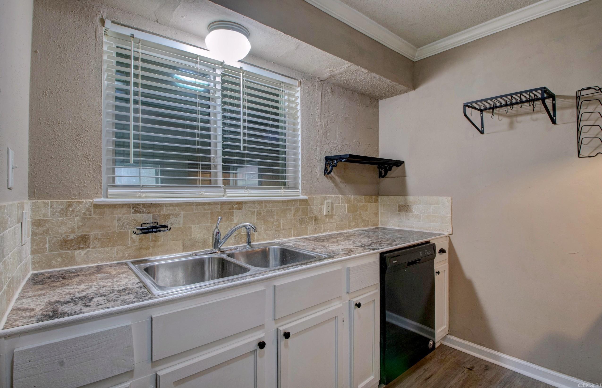 48 Parkridge Dr